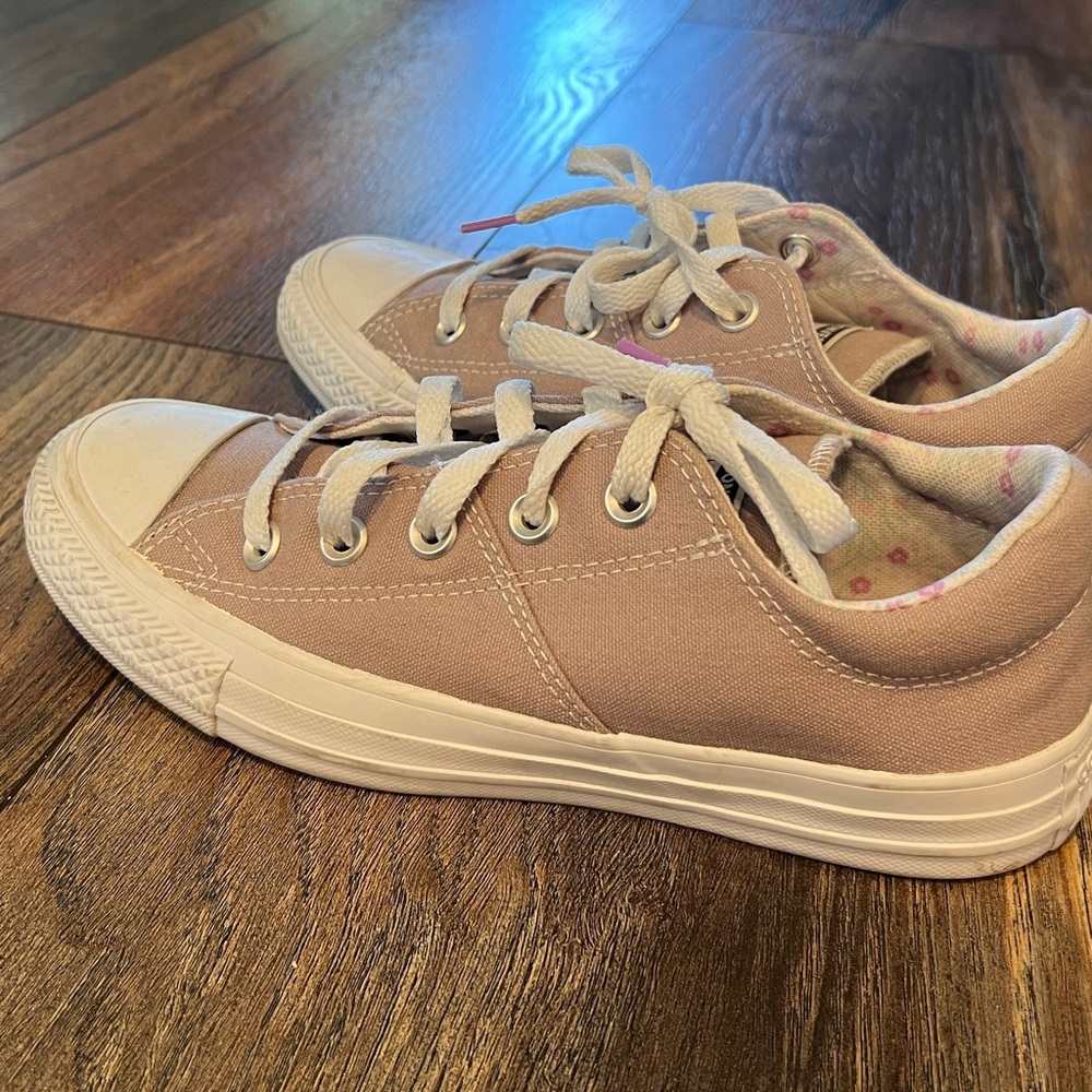 Like new Converse All Stars - Picture 4 of 7